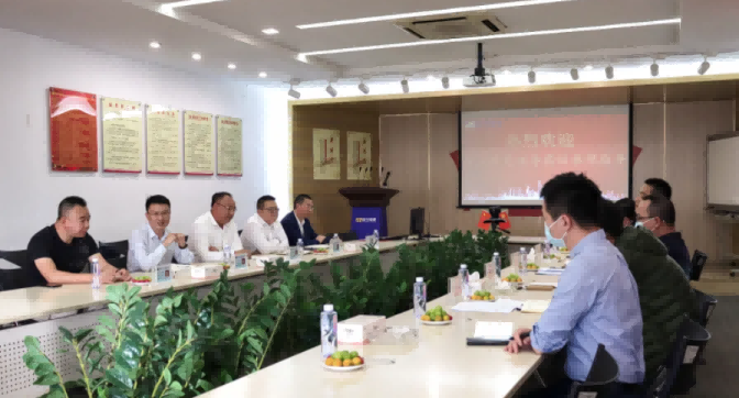 东莞市工信局与镇经发局领导莅临环球360参观指导